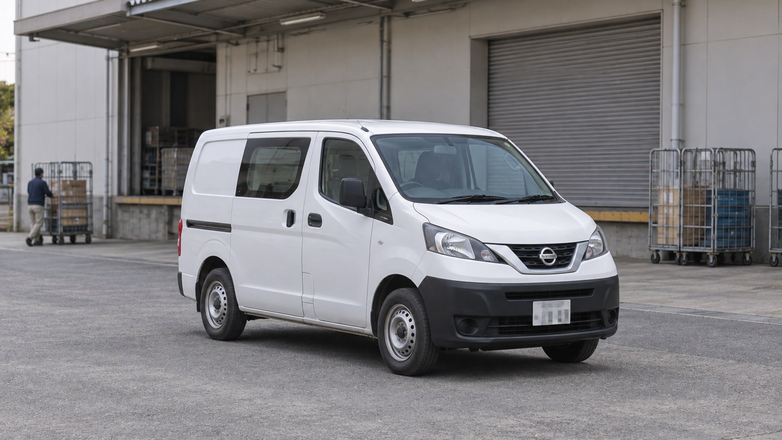 日産 NV200バネット(商用バン)の外観